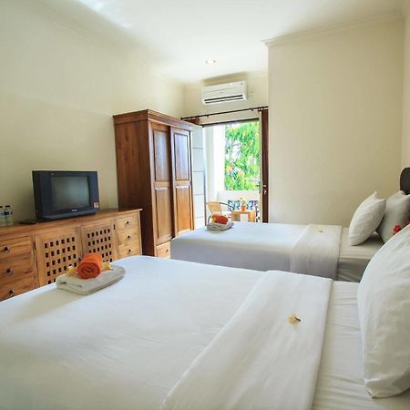 Ivanka Airport Inn Кута Екстериор снимка