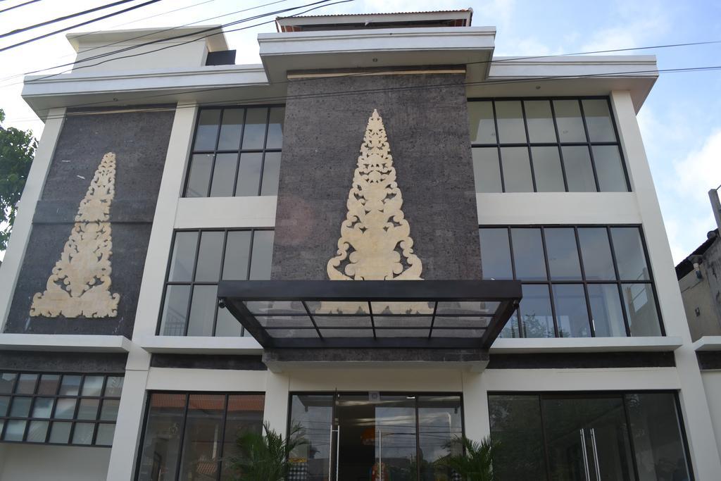 Ivanka Airport Inn Кута Екстериор снимка