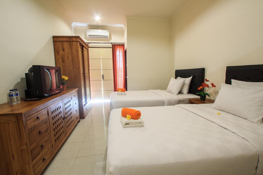 Ivanka Airport Inn Кута Екстериор снимка