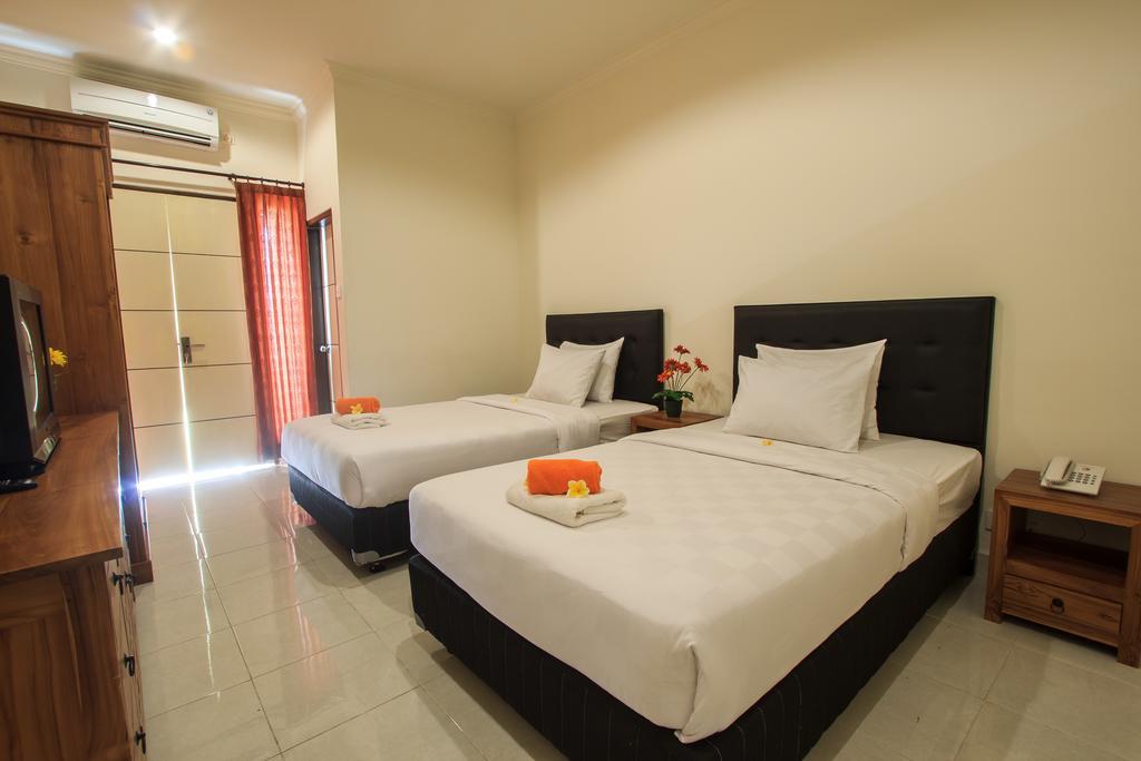 Ivanka Airport Inn Кута Екстериор снимка