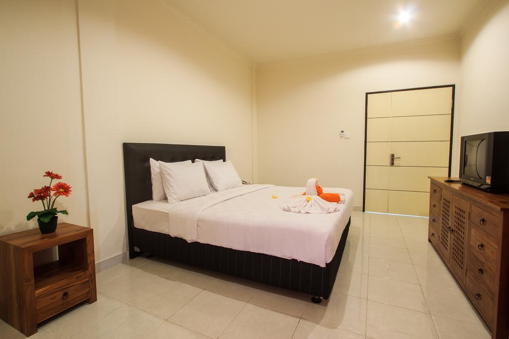 Ivanka Airport Inn Кута Екстериор снимка