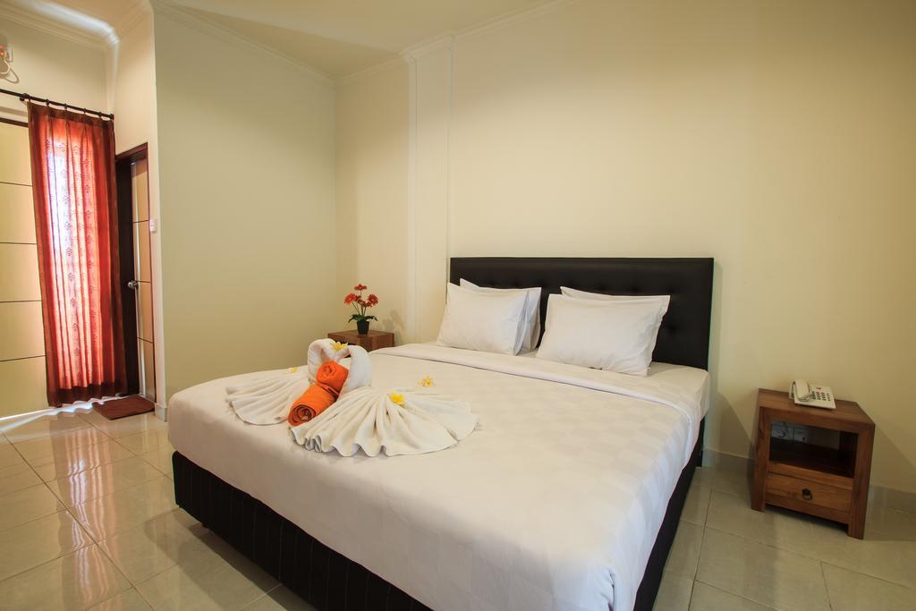 Ivanka Airport Inn Кута Екстериор снимка