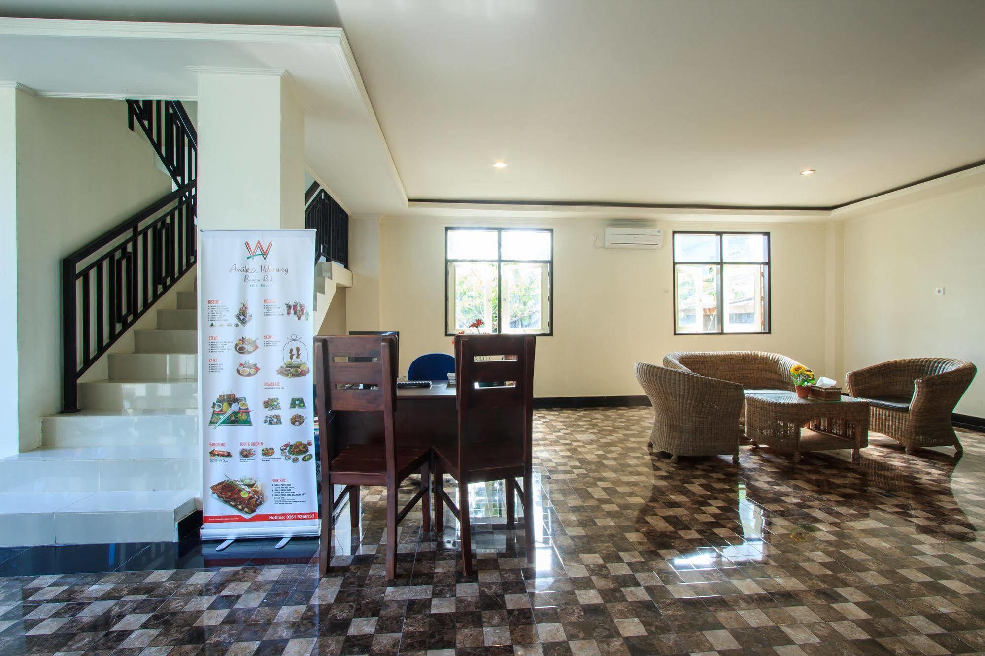 Ivanka Airport Inn Кута Екстериор снимка